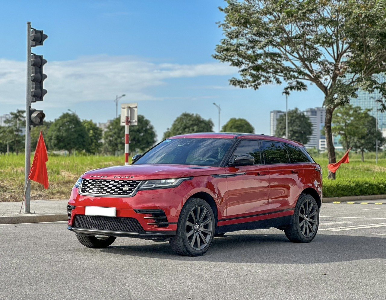 https://landrovervietnam.vn/z5247663585099_1bca6c727ea76d5e8fb7a3548de71c7b (1)